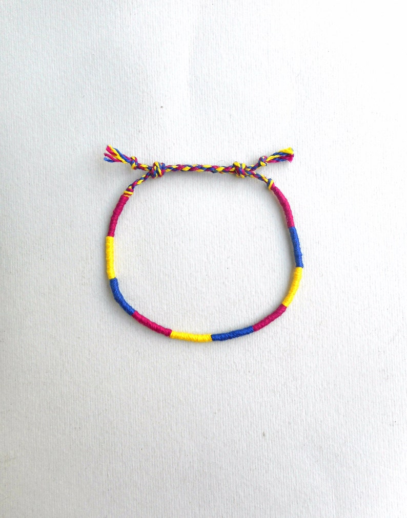 Tricolor bracelet Very thin rope friendship bracelet Cotton perle thread Surfer aesthetic Colorful Summer Beach jewelry Wrist wrap bracelet