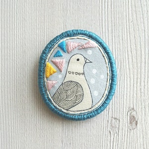 Peace dove brooch, pigeon brooch, pigeon badge, peace pin, animal embroidered jewelry, embroidery pin, animal pin, fabric brooch, bird pin image 1