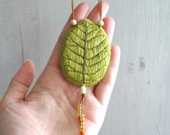 Green leaf necklace, hand embroidered floral necklace, embroidery leaf pendant necklace, floral jewelry, textile necklace, leaf jewelry