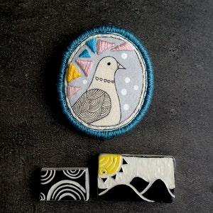Peace dove brooch, pigeon brooch, pigeon badge, peace pin, animal embroidered jewelry, embroidery pin, animal pin, fabric brooch, bird pin image 2