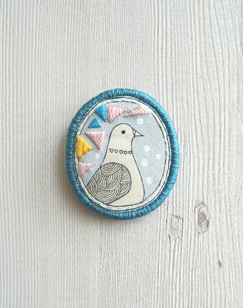 Peace dove brooch, pigeon brooch, pigeon badge, peace pin, animal embroidered jewelry, embroidery pin, animal pin, fabric brooch, bird pin image 1