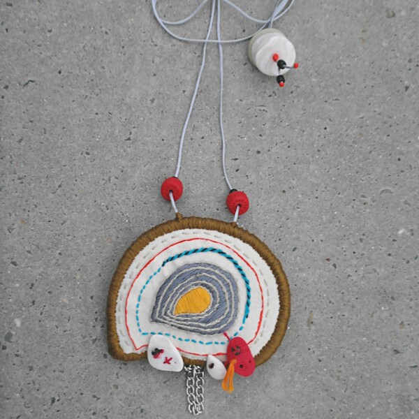 Collar de tela venta, joyería textil, colgante bordado, único collar, fimo abalorios, joyas de tela, venta de collar largo, venta de joyas