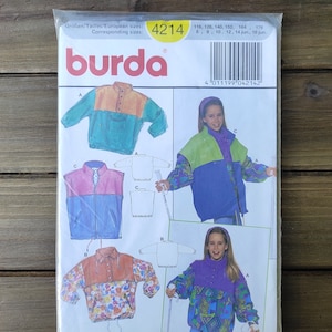 Puede incluir: Patrón de costura Burda número 4214 para chaquetas de niños. El patrón incluye instrucciones para tres estilos diferentes de chaquetas: una chaqueta azul y verde, un chaleco rosa y azul y una chaqueta marrón y naranja con estampado floral. El patrón es para las tallas 6-16.