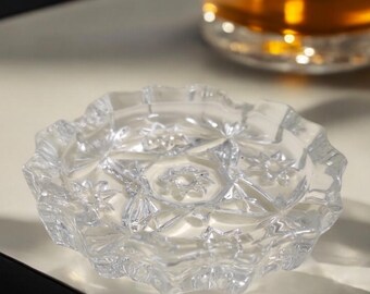Crystal jewelry dish Vintage glass ashtray Star of David Crystal holder Anchor Hocking Early American Prescut Crystals 1950th Catch all tray