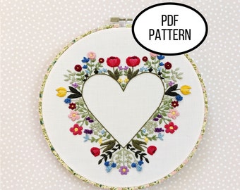 Patrón PDF de bordado a mano. Descarga digital del corazón floreciente. Principiante Principiante Sencillo y Fácil Bordado de Corazón con Flores Decoración del Hogar.