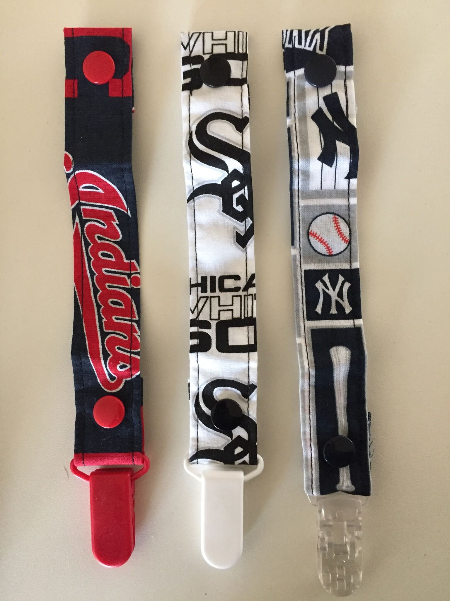 Baby Boy Girl Pacifier Clip Holder Leash Chicago White Sox Baseball