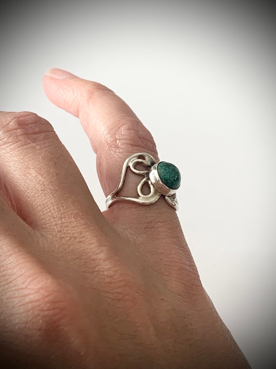 Vintage sterling silver green stone ring - gorgeo… - image 5