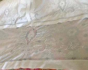Vintage bedcover/top sheet with two matching shams with floral and vine motif by Heritage linens