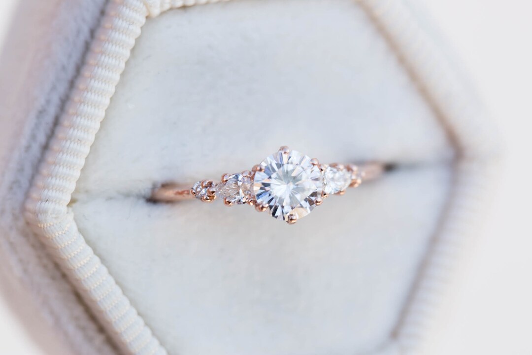 Round 5mm Moissanite Five Stone Ring Diamond Engagement Ring - Etsy