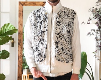 Vintage 80s Black and White Minimal Vaporave Track Jack / 80s New Wave Graphic Print Black and White Paisley Windbreaker L