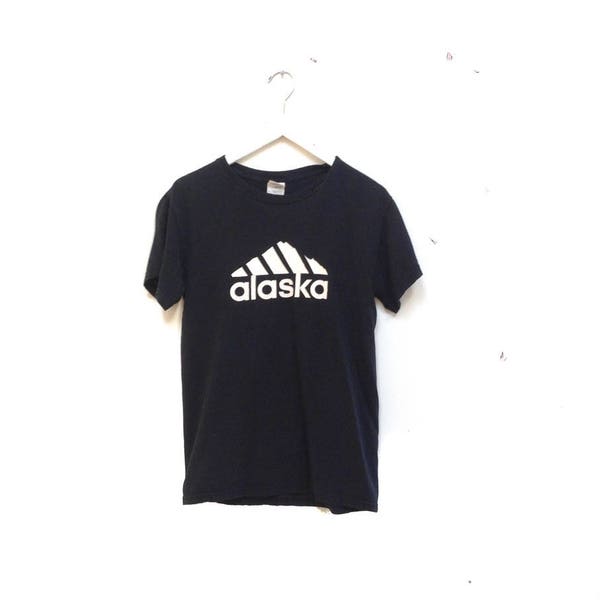 Vintage 90s Alaska Adidas T-shirt / West Coast Northern T-Shirt / 90s Black Crew Neck Graphic T-Shirt / Athletic Adidas Nike Health Goth Tee