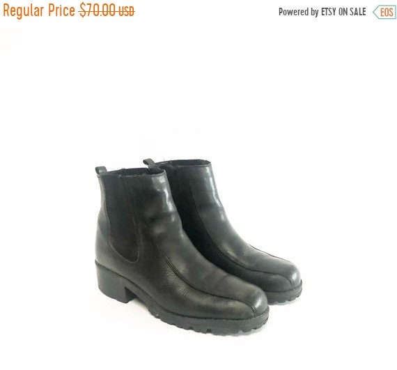 HELLO 2021 SALE Vintage 90s Black Leather Slip On