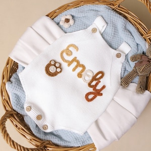 Baby-Strampler, Hand bestickter Baby-Strampler, personalisierter Strampler mit Namen, Baby-Sommer-Outfit, kundenspezifische Babykleidung, Baby-Geschenke