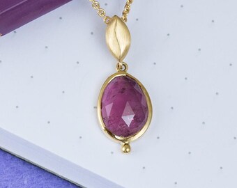 Rose-cut pink tourmaline pendant, 750 (18K) gold, solid 18k gold, rose-cut, handcrafted, unique, small and movable, goldsmith's workshop