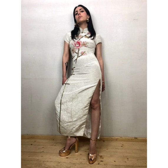CHINESE DRESS