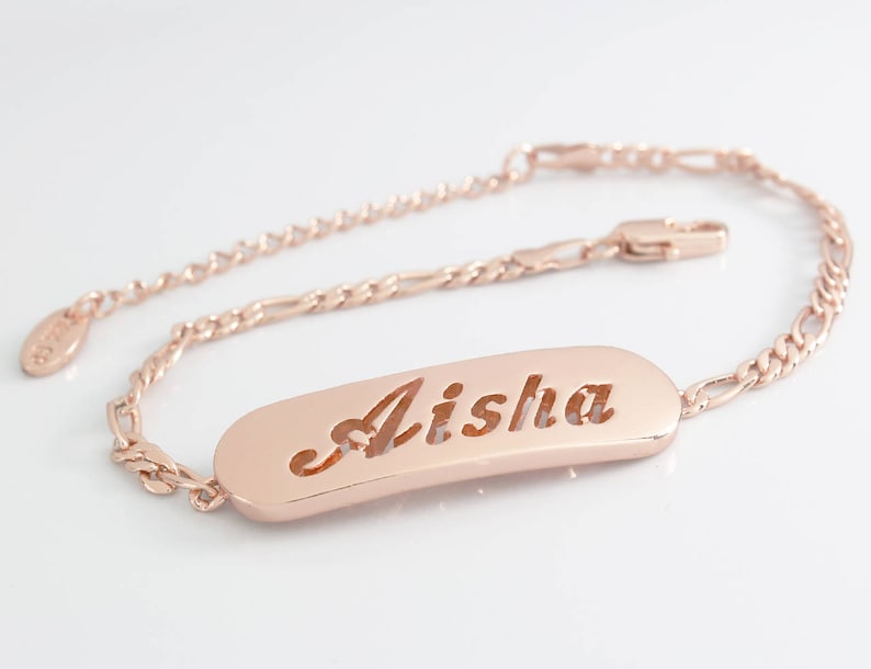 aisha name keychain