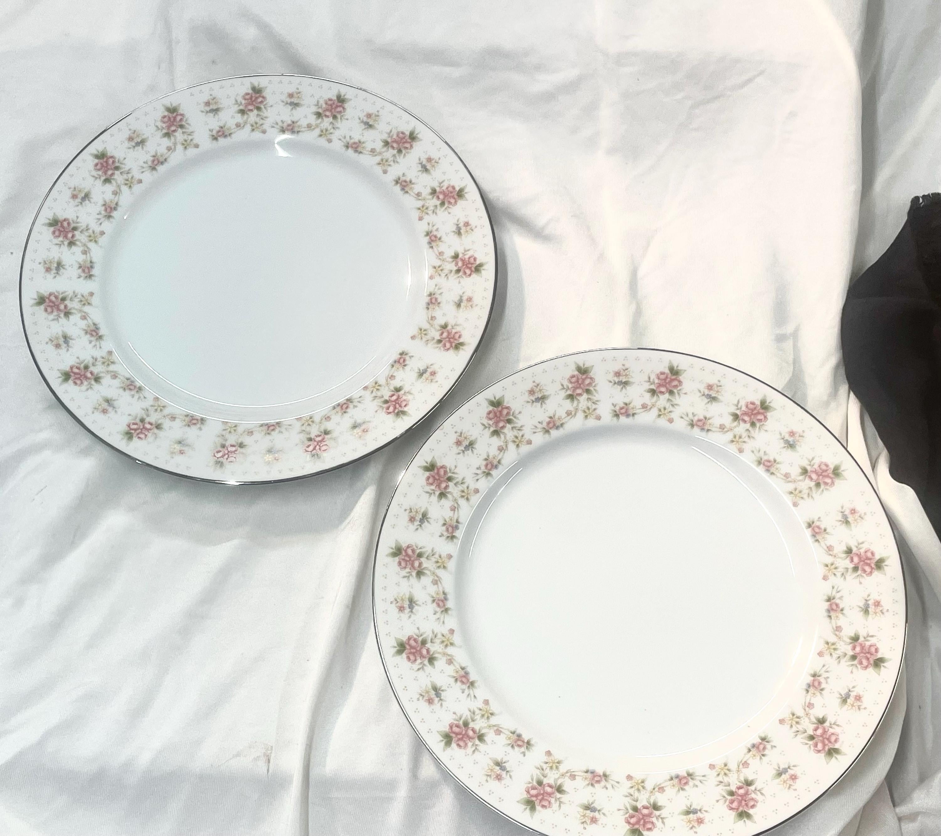Nitto ORLEANS Japan 4039 2 Dinner Plates Roses - Etsy