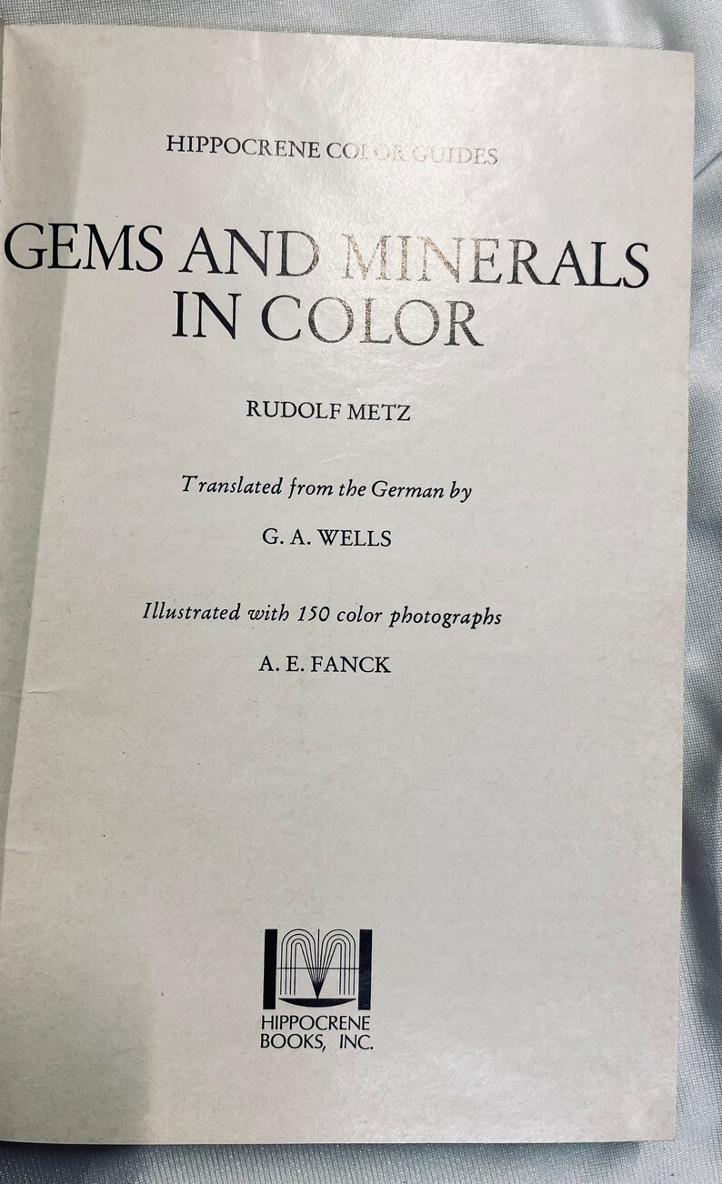 Spring Hippocrene Gems and Minerals in Color (hippocrene Color Guides) Metz, Rudolf ...
