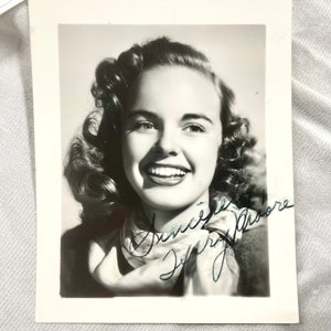 TERRY MOORE Signed Autographed Photo 1940&#39;s Movie Star payton place