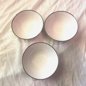 Noritake Ivory MONTBLANC 7527 Fine China Japan Berry Dessert Bowls Set of 3 White lace free shipping