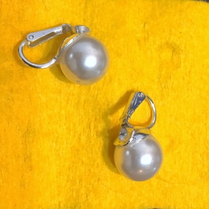 Vintage Pearl Earrings silver Round pearls Clip-on