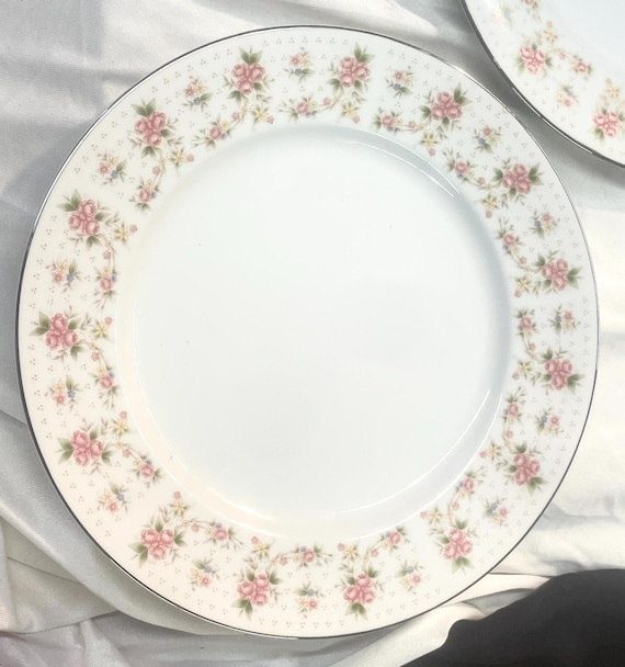 Nitto ORLEANS Japan 4039 2 Dinner Plates Roses - Etsy