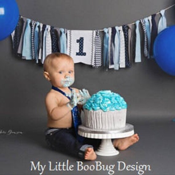 Fait main. gris//blanc bretelles Bébé Garçons 1st Anniversaire Gâteau Smash Costume//Prop
