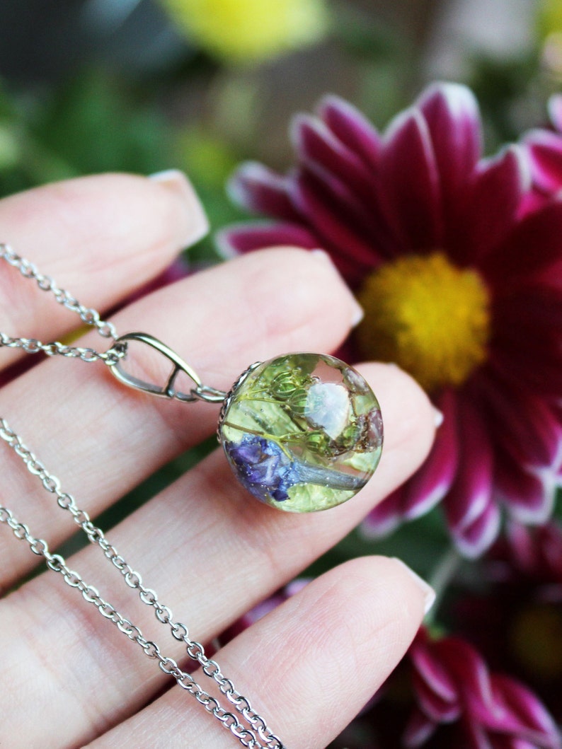 Flower jewelry Terrarium necklace Flower jewellery Flower charm necklace Pressed flower necklace White Hortensia Necklace