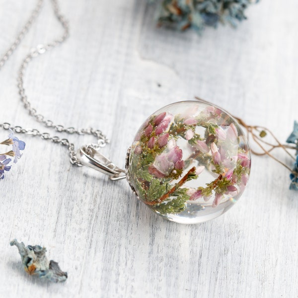 Terrarium necklace with real Heather Plant, Wildflower necklace, Glass terrarium Dried flower jewelry Real flower jewelry Bestfriend gift