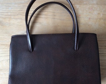 Vintage 1960/70s dark brown faux leather frame handbag. Brown bag. PVC.