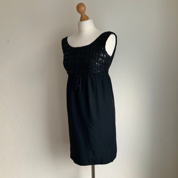 Vintage 1960s dolly dress, UK 8, Small black swin… - image 7