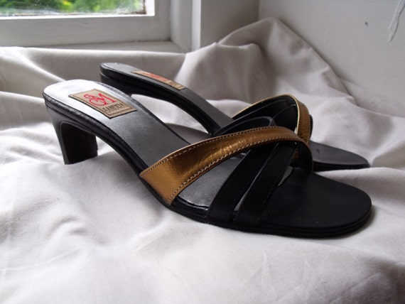 Zapatos Zapatos para mujer Zuecos y chinelas Mulas negras y doradas vintage Reino Unido 3.5 US 6 Eur 36 