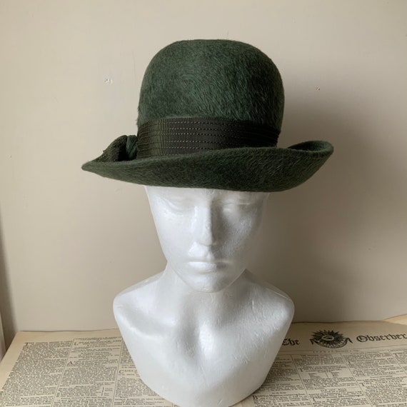 Vintage Dark Green Felt Hat With Turned 