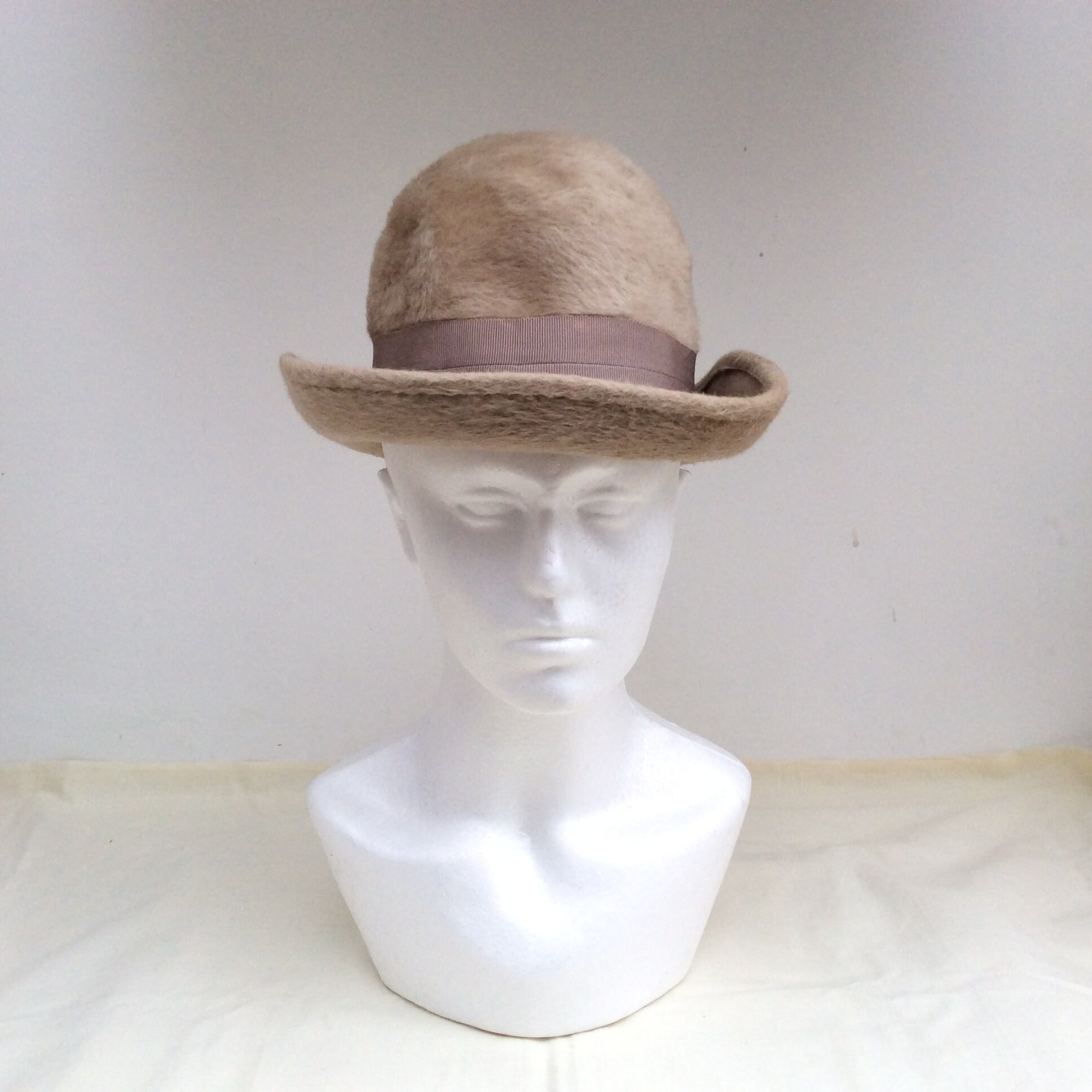 Vintage 70s Ladies Felt Hat With 