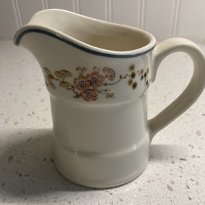 1960s White Miniature Grape Motif Pitcher With Basin/bowl 1960s White Miniature Grape Motif Pitcher With Basin/bowl