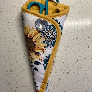 Quilted Sunflower Motif Scissors Case, Pin and Needle Cushion, Scissor, Sewing Accessory, Sewing Gift, Seamstress Gift, Sewing Room Decor