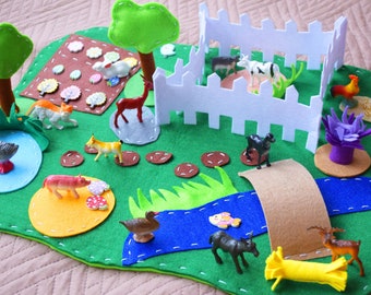 Farm Felt Play Mat 14 animals Barnyard Play Flannel Set Small World for Kids Pretend Play Travel Educational Toy Playscape Farm life play