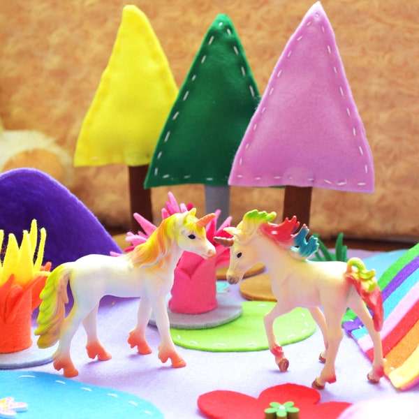 Tapis de jeu licorne en feutre Montessori Playscape Fairy land racontant une histoire Waldorf Play Set Small World pour bébé fille Jeu de simulation pour enfants Cadeau de voyage