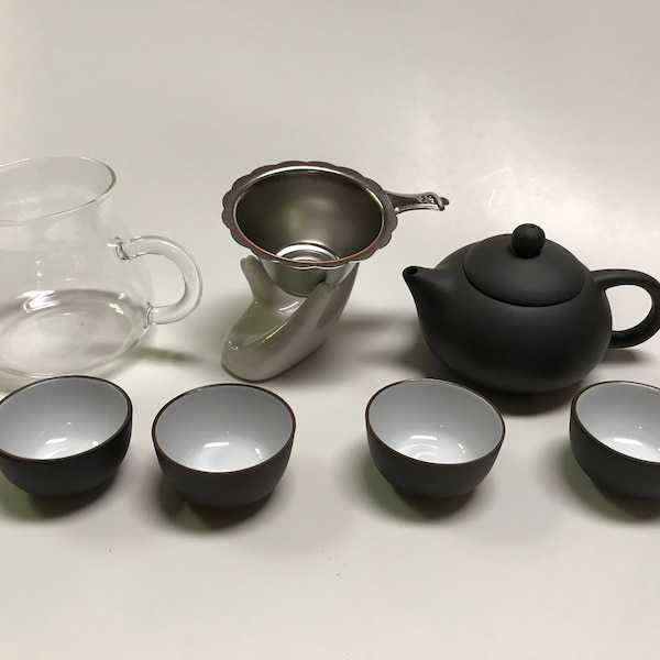 Beautifully crafted Yixing Tea Set with gift box