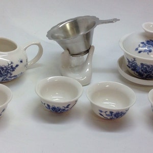 Gaiwan Blue Peony  tea set (hand painted) with a fancy gift box