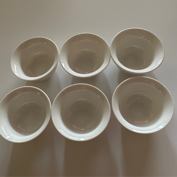 White Mini Chinese Tea Tasting Cups for Ceremony Very Tiny cusp