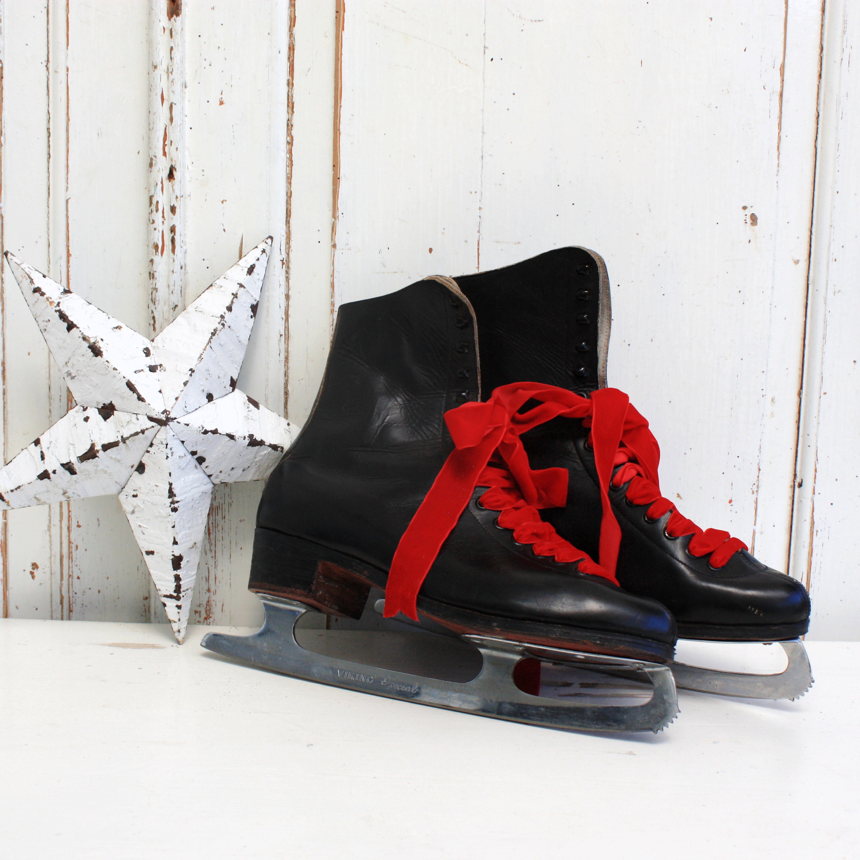 Pair of Leather Ice Skates Vintage Country Christmas Decor Etsy UK