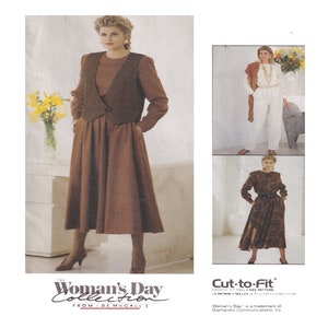 Puede incluir: Un patrón de costura vintage de la colección Woman's Day de McCall's para un vestido con un chaleco. El patrón se llama "Cut-to-Fit" y es el patrón de 3 tallas más fácil de ajustar. El patrón incluye tres estilos de vestidos diferentes.