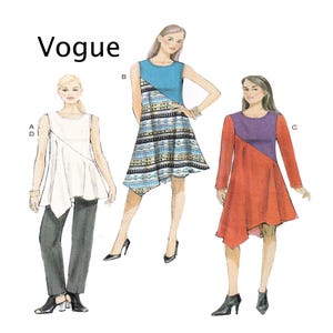 Op de afbeelding: Illustratie van Vogue-patronen met drie verschillende jurkdesigns. De ontwerpen omvatten een witte asymmetrische top met donkergrijze broek, een mouwloze blauwe en bedrukte jurk en een rode jurk met een paarse pas.