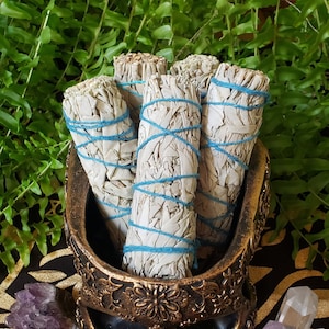 White Sage Smudge Stick: Cleansing Ritual Tool - 4&quot; Bundle