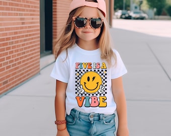 T-shirt van de 5e verjaardag meisje, retro geruite T-shirt meisje 5e verjaardag meisje, gepersonaliseerde 5e verjaardag is een sfeer in mijn verjaardag tijdperk shirt