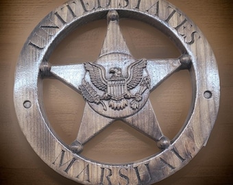 Insignia personalizada de alguacil estadounidense con la letra V, letrero de madera tallado.