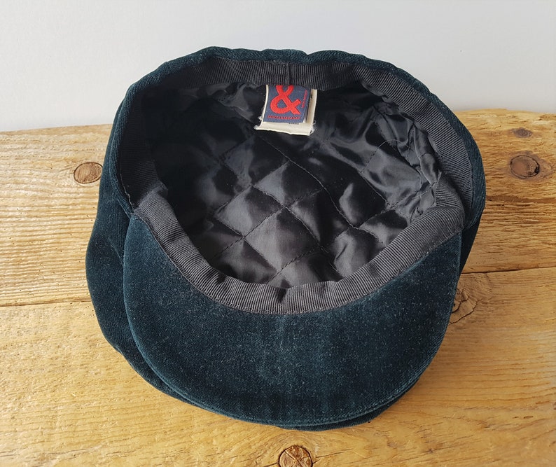 Vintage 90s DOLCE & GABANNA Classic Velvet Newsboy Cap Dark Prussian Blue Cabbie Flat Hat with Snap Brim Made in Italy Authentic Hologram image 7