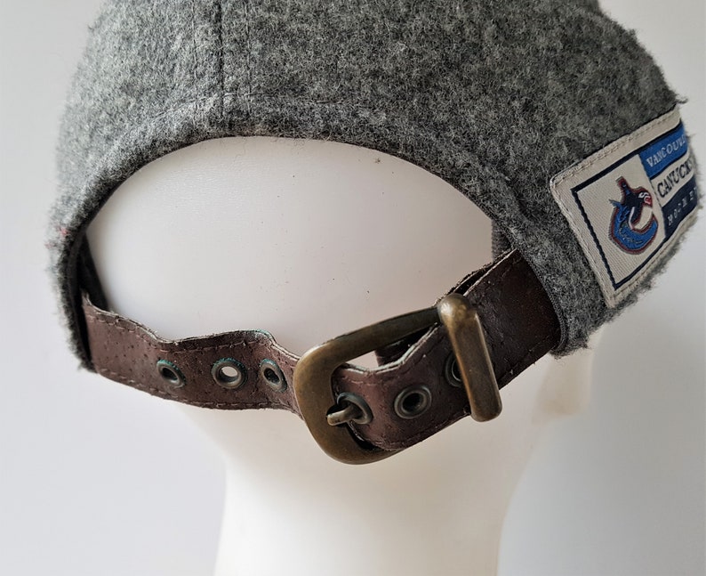 Cappello vintage anni '90 Vancouver CANUCKS Sports Specialties in lana con cinturino posteriore - Cintura in pelle Cappellino da hockey ufficiale NHL bicolore - Era West Coast Express immagine 6
