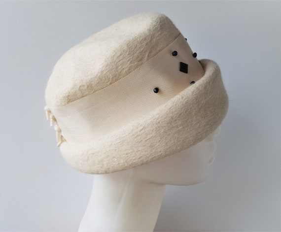 Vintage 1960s Italian TOSCANO Ermine Fur Felt Hat Cream Vintage 1960s Italian TOSCANO Ermine Fur Felt Hat Cream